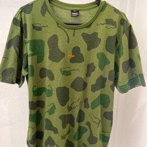*3 FOR $40❗️Men’s Oakley Large “All Over Sunglasses Tee” Shirt - Green